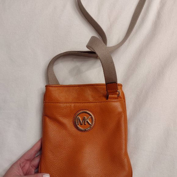 MICHAEL Michael Kors Orange Logo Leather Crossbody - Picture 4 of 12